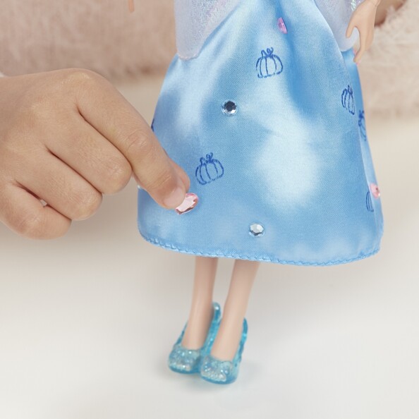 Disney Princess Puppe: Aschenputtel Relooking
