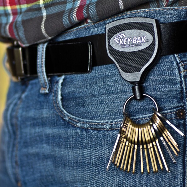 Ausziehbarer Schlüsselhalter mit 90 cm Schnur – Key-Bak Super Duty