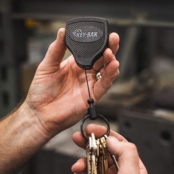 Ausziehbarer Schlüsselhalter mit 90 cm Schnur – Key-Bak Super Duty