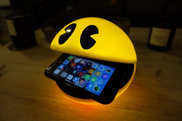 Pac-Man Induktionsladegerät für kompatible Smartphones
