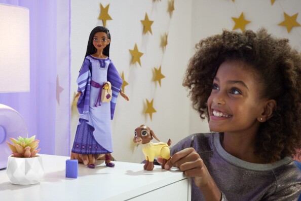Asha-Puppe aus dem Königreich Rosas von Disney Wish