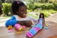 Barbie-Puppe Familie Brooklyn beim Camping mit Zubehör